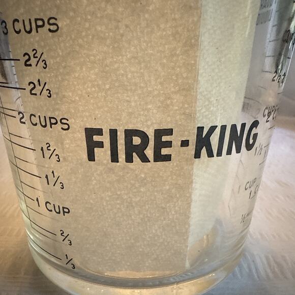 Vintage 4–Cup Fire King Measuring Cup with Blue Lettering #499 - Picture 11 of 14